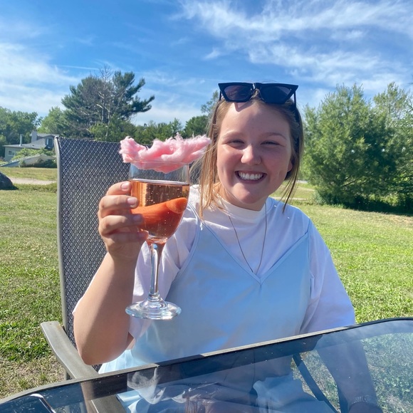 Meet your Posher, Emma - Picture 3 of 3